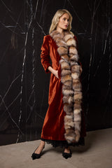 ABRIGO LARGO DE TERCIOPELPO DE SEDA CON CUELLO PELO ZORRO TEJA