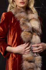 ABRIGO LARGO DE TERCIOPELPO DE SEDA CON CUELLO PELO ZORRO TEJA