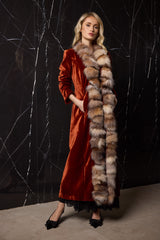 ABRIGO LARGO DE TERCIOPELPO DE SEDA CON CUELLO PELO ZORRO TEJA