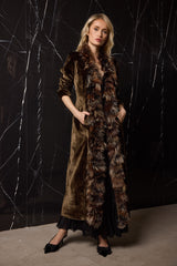 ABRIGO LARGO DE TERCIOPELPO DE SEDA CON CUELLO PELO ZORRO VERDE