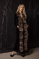ABRIGO LARGO DE TERCIOPELPO DE SEDA CON CUELLO PELO ZORRO NEGRO