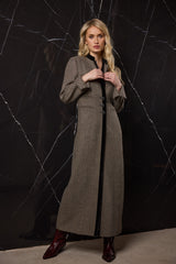 ABRIGO LARGO LANA 3 BOTONES , CUELLO MAO Y RIBETE TERCIOPELO ESPIGA NEGRO Y BEIG