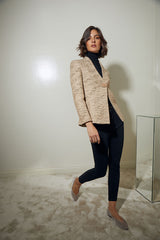 BLAZER CORTA 1 BOTON BEIG Y NEGRO