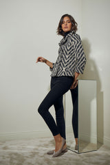 BLAZER CORTA CRUZADA ZIG ZAG NEGRO Y BEIG