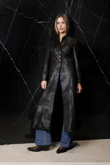 LEVITA LARGA CUERO NEGRA DE PIEL SINTETICA ZA 3 BOTONES