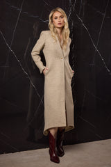 LEVITA LARGA LANA 3 BOTONES Y ABERTURA DETRÁS BEIG