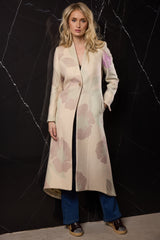 LEVITA LARGA LANA DIBUJO 3 BOTONES Y ABERTURA DETRÁS FLORES