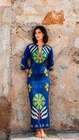 KAFTAN ESCOTE LAGRIMA IKAT PICO AZUL FLOR
