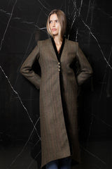 LEVITA LARGA CON ABERTURA DETRÁS EN VERDE CAZA