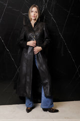 LEVITA LARGA CUERO  NEGRA DE PIEL SINTETICA ZA 3 BOTONES