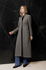 LEVITA LARGA DE  LANA EN VERDE CAZA 3 BOTONES